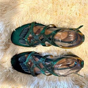 Sofft green lizard look low heel sandals. Size 8 1/2.